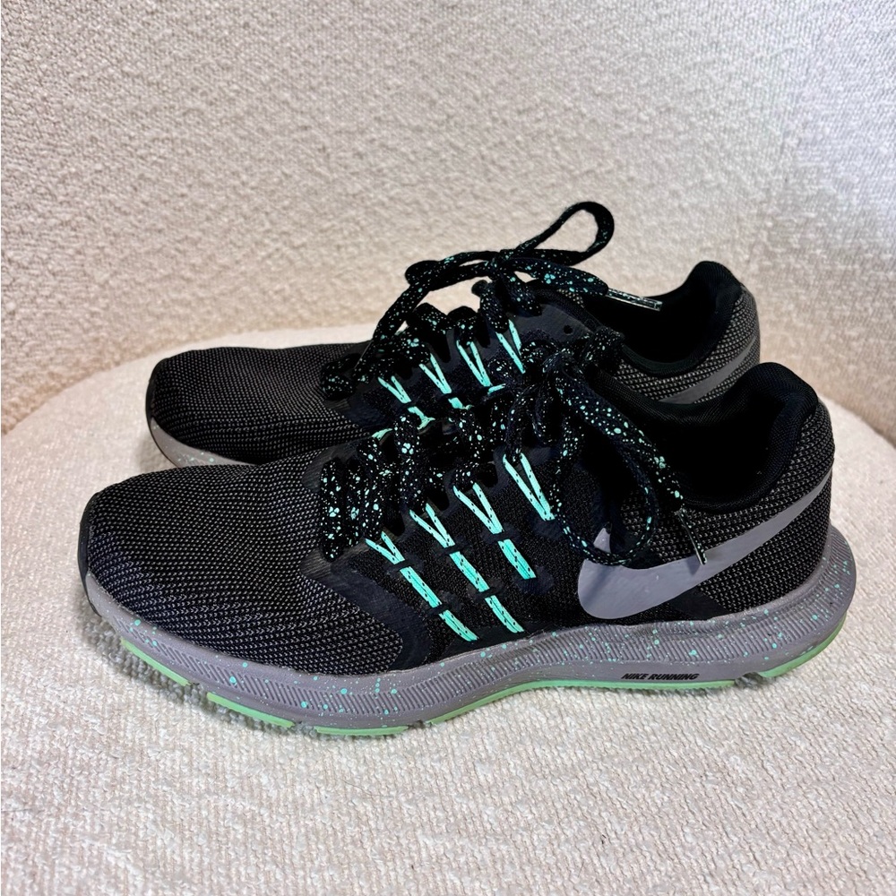 Nike Black and Teal Athletic Shoes